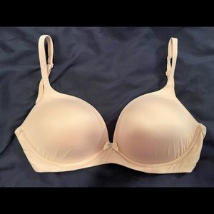 Victoria’s Secret Beige Body by Victoria Wireless Bra 32DDD